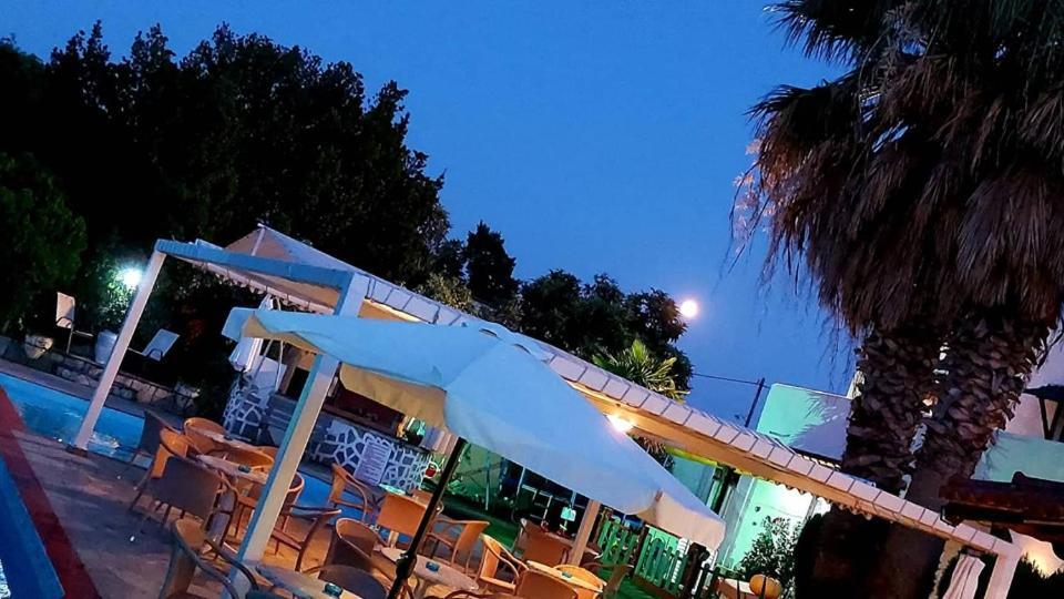 Aquarius Hotel Fourka Zewnętrze zdjęcie